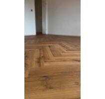 Hochwertig renovierte 2-Zimmer-Wohnung mit Balkon & Stellplatz - Neu Wulmstorf