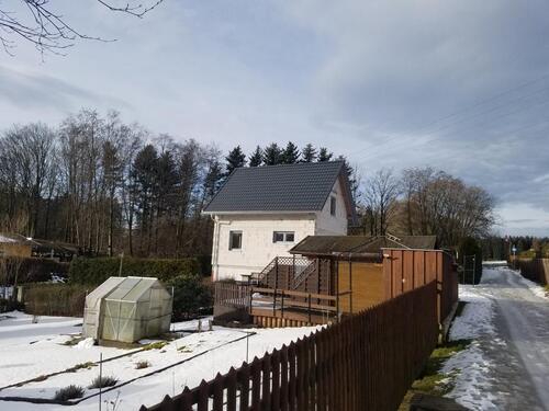 Foto - Kleines Haus mit großem Grundstück