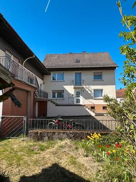 Foto - Einfamilienhaus in ruhiger Wohnlage mit 2 Garagen ca. 215 qm