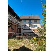 Einfamilienhaus in ruhiger Wohnlage mit 2 Garagen ca. 215 qm - Rammelsbach