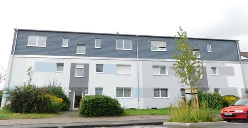 Foto - Frisch renovierte 2-Zi.-Whg. mit neuem Bad, neuem Boden und Sonnenbalkon