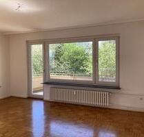 Geräumige, gepflegte 4 Zimmer-Wohnung mit Balkon in ruhiger guter Stadtrandlage - Kassel Fasanenhof
