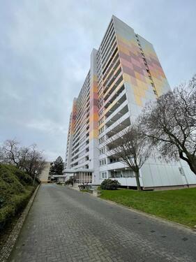 Foto - HOCH OBEN – Provisionsfreie 3-Zimmer-Wohnung in Nieder-Eschbach