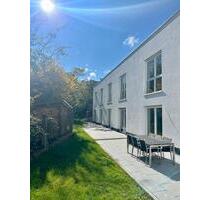 Hochwertige Terrassenwohnung (3 Zi, neuw. Küche, kl.Garten, Wald) - Lappersdorf