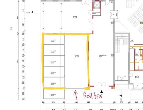 Foto - Große Halle mit 5 Garagen und Rolltoren