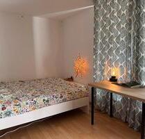 Helle 1-Zimmer-Wohnung mit großem Balkon in Düsseldorf-Grafenberg