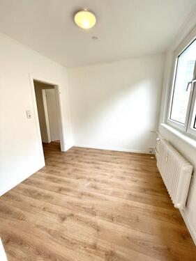 Foto - Tolle, Geräumige & Renovierte 3 Zi.Erdgeschosswohnung mit 95qm