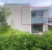 Modern sanierte Eigentumswohnung in Dreiparteienhaus mit Balkon - Karlsbad
