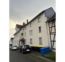 Renovierte 3-Zimmerwohnung mit Balkon und Garage mitten in der Stadt - Homberg (Efze)