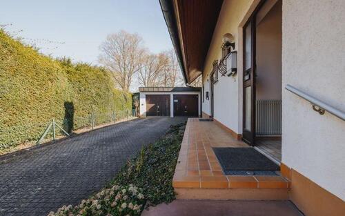 Foto - ETW mit großem Garten im Charakter eines Reihenendhauses