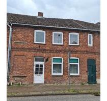 Haus zu verkaufen Kernsanierungsbedüftig - Lüdersdorf