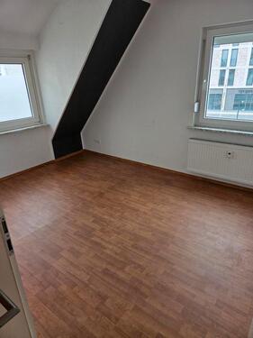 Foto - 3 Zimmer DG Whg, gerne als WG zu vermieten