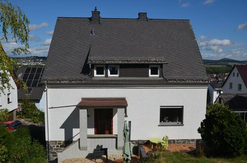 Foto - Provisionsfrei: Freistehendes Einfamilienhaus mit großem Garten