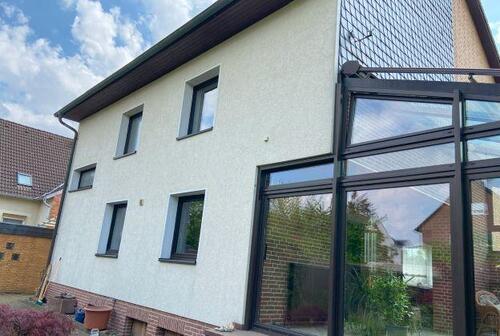 Foto - Freistehendes Einfamilienhaus mit Zweifamilienhaus-Charakter
