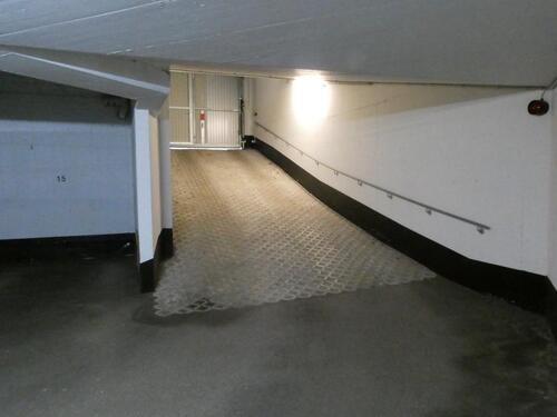 Foto - Tiefgaragenstellplatz - 60,00 EUR Miete,