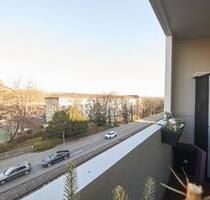Zentral gelegene 2-Zi-Wohnung mit Balkon und Stellplatz - Stuttgart Stuttgart-Ost