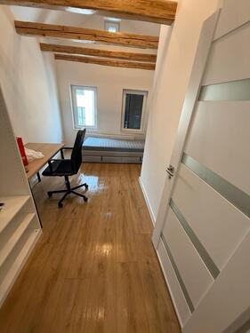 Foto - Schöne großzügige Dachgeschoss Wohnung im Herzen von Hedelfingen