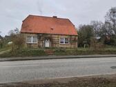 Foto - Einfamilienhaus mit großem Grundstück