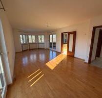 Helle 3-Zimmer-Wohnung mit 2 Balkonen im Grünen, Oberschleißheim