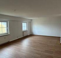 Renovierte 2-Zimmerwohnung mit großzügigem Wohnbereich in idyllischer Lage! - Gornsdorf