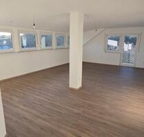 Helle 3-Zimmer-Dachgeschosswohnung - Billigheim
