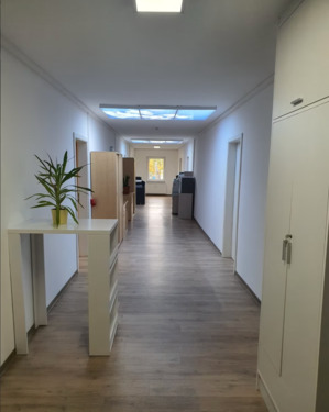 Foto - Büro Berlin-Weißensee: 90 m² Nutzung – Voll möbliert Steh-Tische