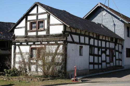 Foto - Fachwerkhaus, denkmalgeschützt, mit Nebengebäuden