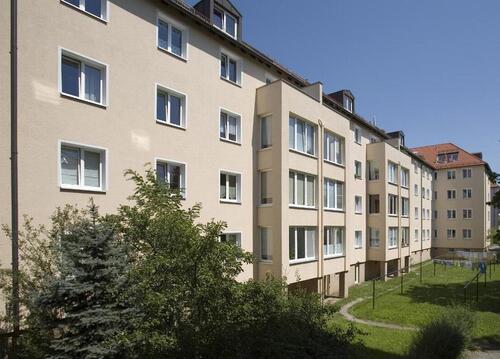 Foto - Praktische 2-Zimmer-Wohnung mit Balkon in ruhiger, grüner Lage.