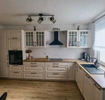 Charmante 4,5-Zimmer-Wohnung mit Terrasse und zwei Stellplätzen - Nordheim