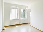 Foto - ***RENOVIERTE 2-RAUMWOHNUNG ZUM SOFORT EINZIEHEN*** mit offener Küche und Badezimmer und Wanne zu vermieten