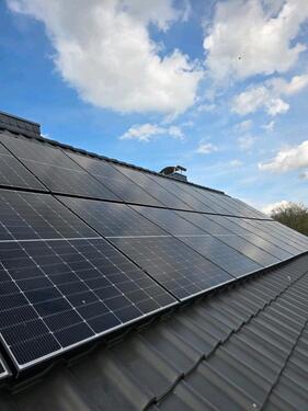 Foto - Teilsaniertes Einfamilienhaus mit Photovoltaikanlage,Kamin,Garage