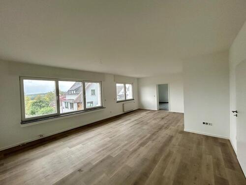 Foto - Kernsarnierte 4-Zimmer-Mietwohnung mit Terrasse und Balkon