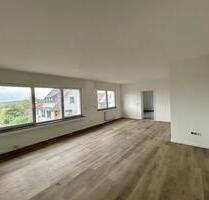 Kernsarnierte 4-Zimmer-Mietwohnung mit Terrasse und Balkon - Vettelschoß