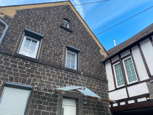 Foto - Modernisiertes Basalthaus - 290.000,00&nbsp;EUR Kaufpreis, ca.&nbsp; 140,00&nbsp;m&sup2;