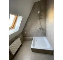 Sanierte 2 Zimmerwohnung mit Spitzboden nähe helios - Krefeld Gartenstadt