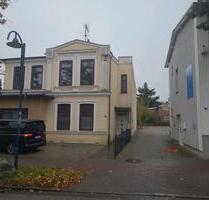 Wohnung und Zimmer - 25,00 EUR Kaltmiete, ca.  250,00 m² in Bad Oldesloe (PLZ: 23843)