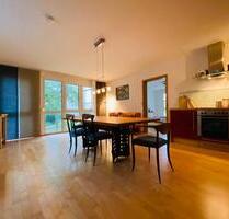 Helle 2 Zi -Wohnung am Berg mit Blick ins Grüne mit TG-Stellplatz - Erlangen Am Anger