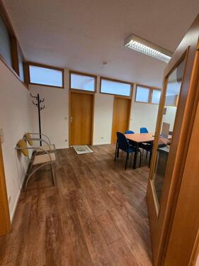 Foto - Büroräume zu vermieten - 1.300,00&nbsp;EUR Kaltmiete, ca.&nbsp; 150,00&nbsp;m&sup2;