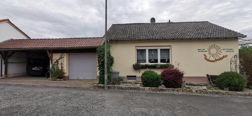 Foto - Einfamilienhaus zum Kaufen in Albertshofen