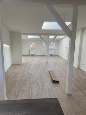 Foto - Charmante Altbau-Dachgeschosswohnung mit Einbauküche