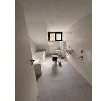 Renoviere DG Wohnung mit Garten und EBK zu vermieten - Neustadt an der Waldnaab