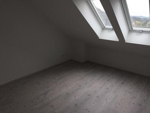 Foto - Moderne 2-Zimmer-Dachgeschosswohnung (55 m²) mit Garage