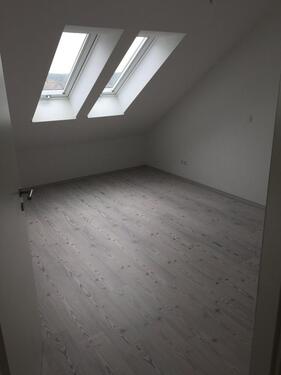 Foto - 2 Zimmer Dachgeschoßwohnung zur Miete in Maxhütte-Haidhof