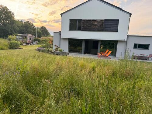 Foto - Modernes EFH in Ortsrandlage zu vermieten