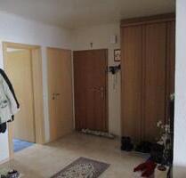 Wohnung 1 Etage 90qm Balkon Aufzug Garage in Nauheim