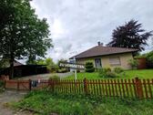 Foto - Ebenerdiger Bungalow mit Wintergarten, Garten & Doppelcarport
