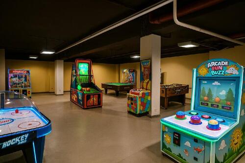 Foto - Hennef-Zentrum: Großzügige Billiard-Spielcenterfläche mit rund 500 m² in Bestlage zu vermieten!!