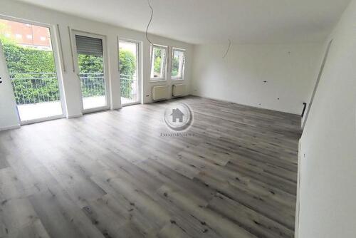 Foto - !!! ImmoPoint !!! 2. BEZUG nach SANIERUNG - 40 m² Wohnzimmer - 9 m² SÜD-BALKON (IP 3 MD 90 - 1.OGL)