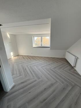 Foto - Dachgeschosswohnung – frisch kernsaniert im schönen Rehnenhof