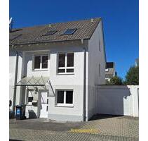Provisionsfrei --- Modernes Reihenendhaus mit Feldrandlage - Liederbach am Taunus